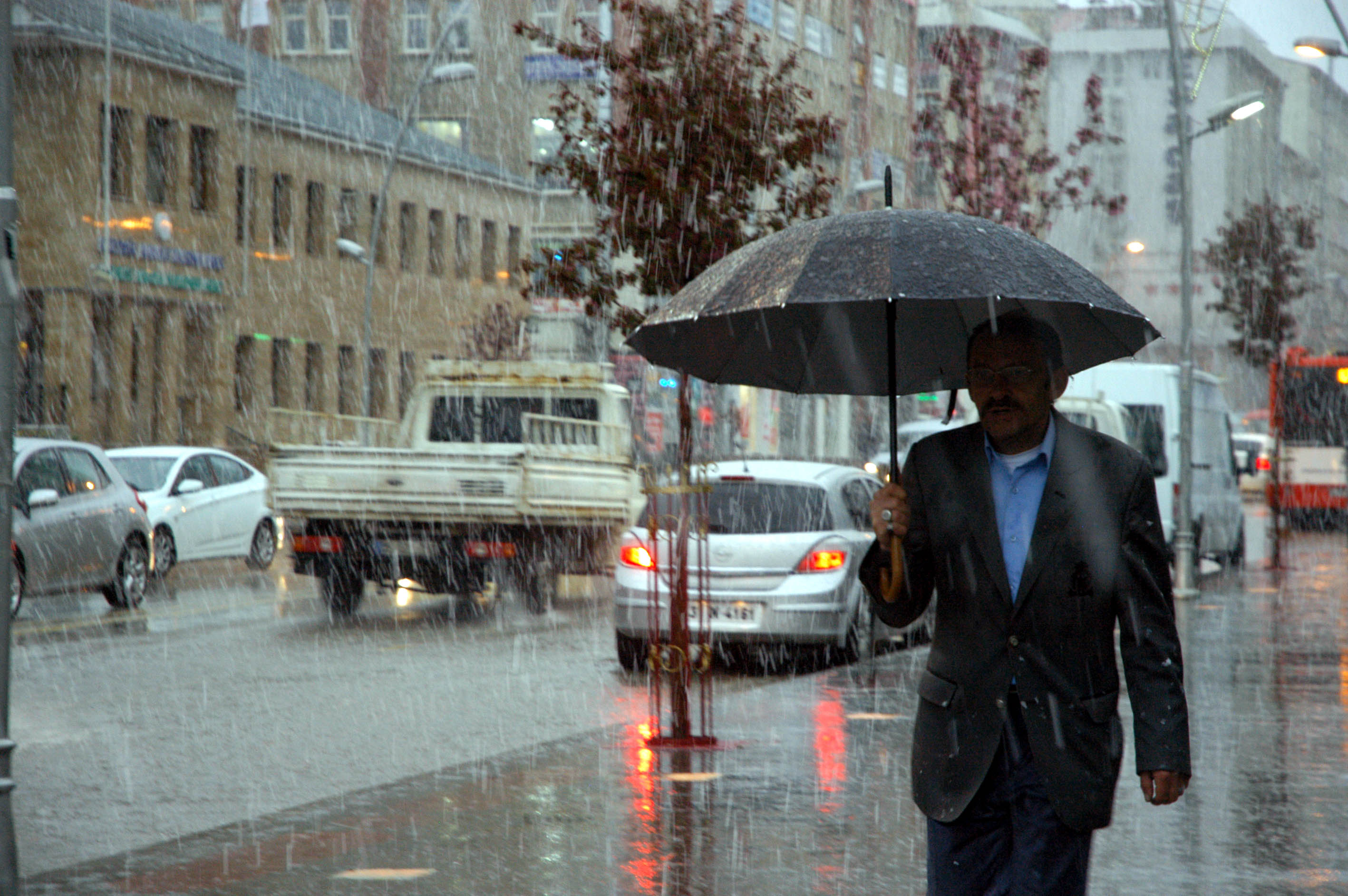 Erzurum'da kar sürprizi Erzurum'da kar sürprizi