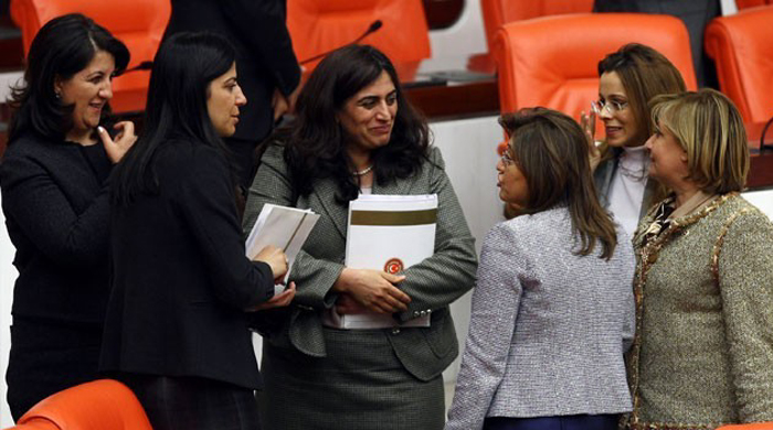 Meclis'te artık bayan değil kadın var Meclis'te artık bayan değil kadın var