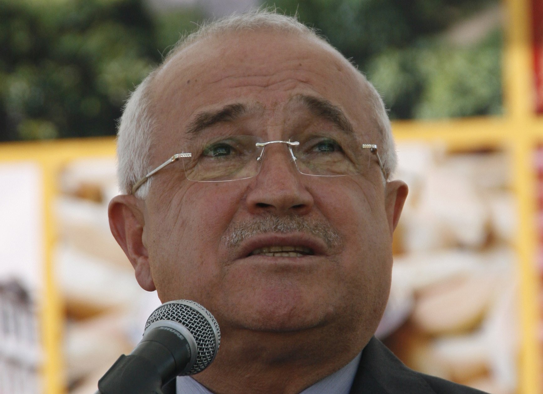 Çiçek'ten soğukkanlılık çağrısı Çiçek'ten soğukkanlılık çağrısı
