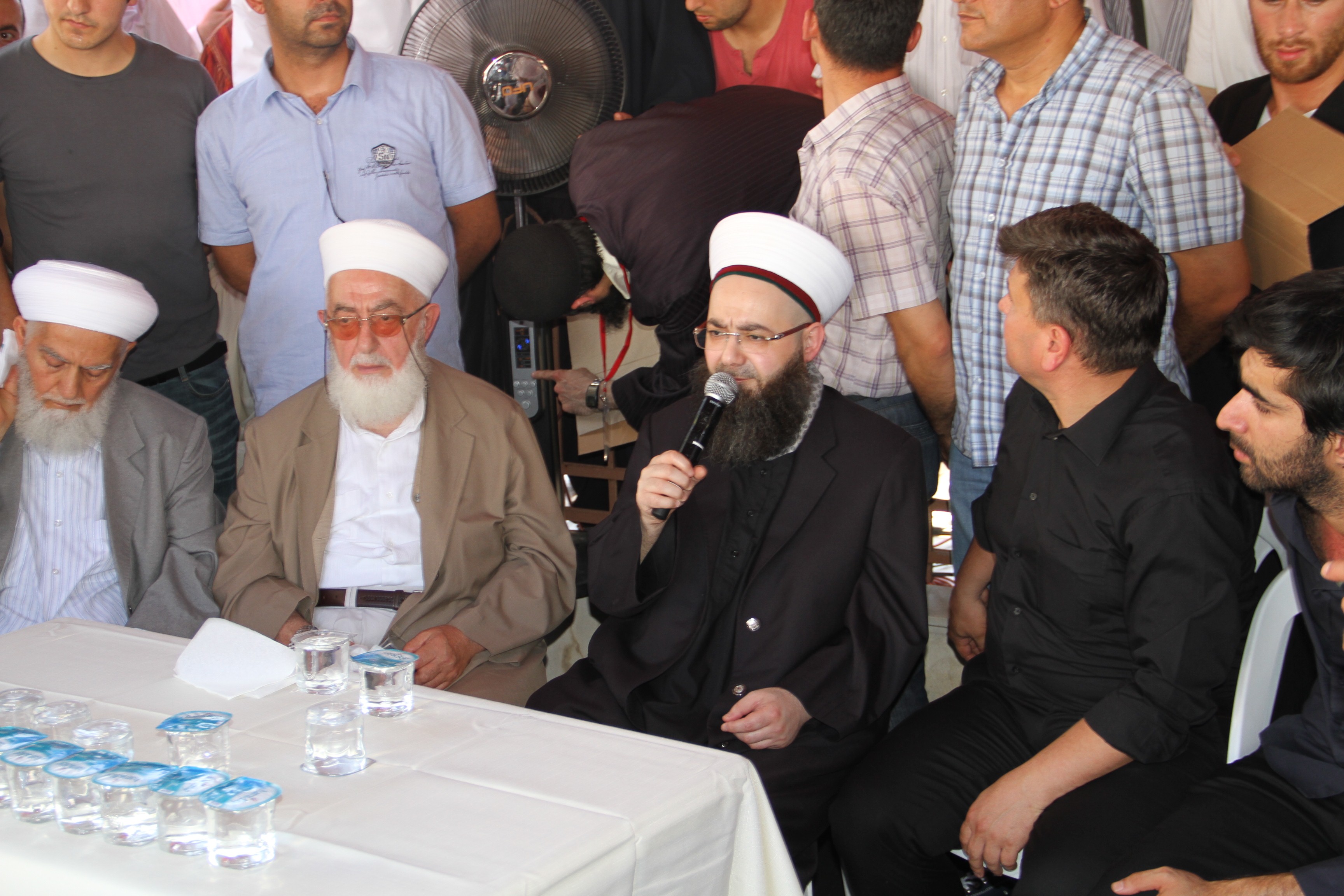 Cübbeli Ahmet Hoca, annesini uğurladı Cübbeli Ahmet Hoca, annesini uğurladı