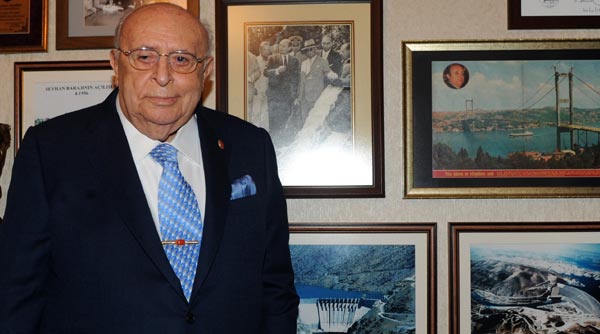 Demirel: Özal'ın öldürüldüğüne inanmıyorum Demirel: Özal'ın öldürüldüğüne inanmıyorum
