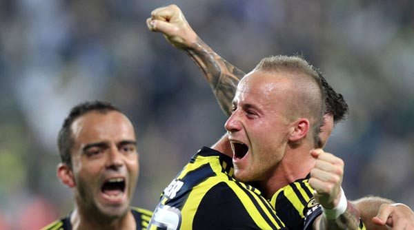 Stoch, Fenerbahçe&#039;de kaldı