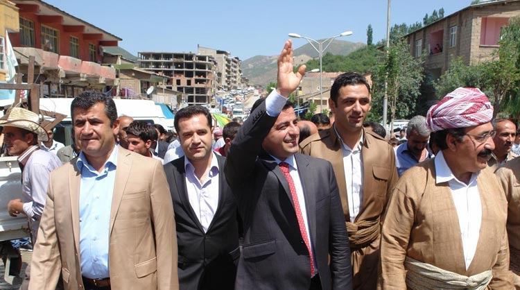 Demirtaş&#039;tan Zana&#039;ya: Saf olma