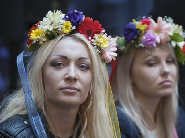 Femen üyeleri kaçırıldı Femen üyeleri kaçırıldı