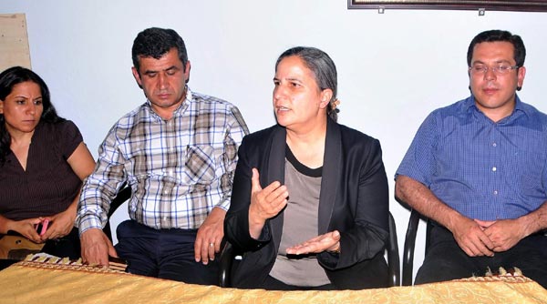 BDP'li Kışanak: Yangında devlet suçlu BDP'li Kışanak: Yangında devlet suçlu