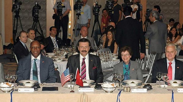 Obama&#039;nın temsilcisi: Türkiye, deniz feneri gibi