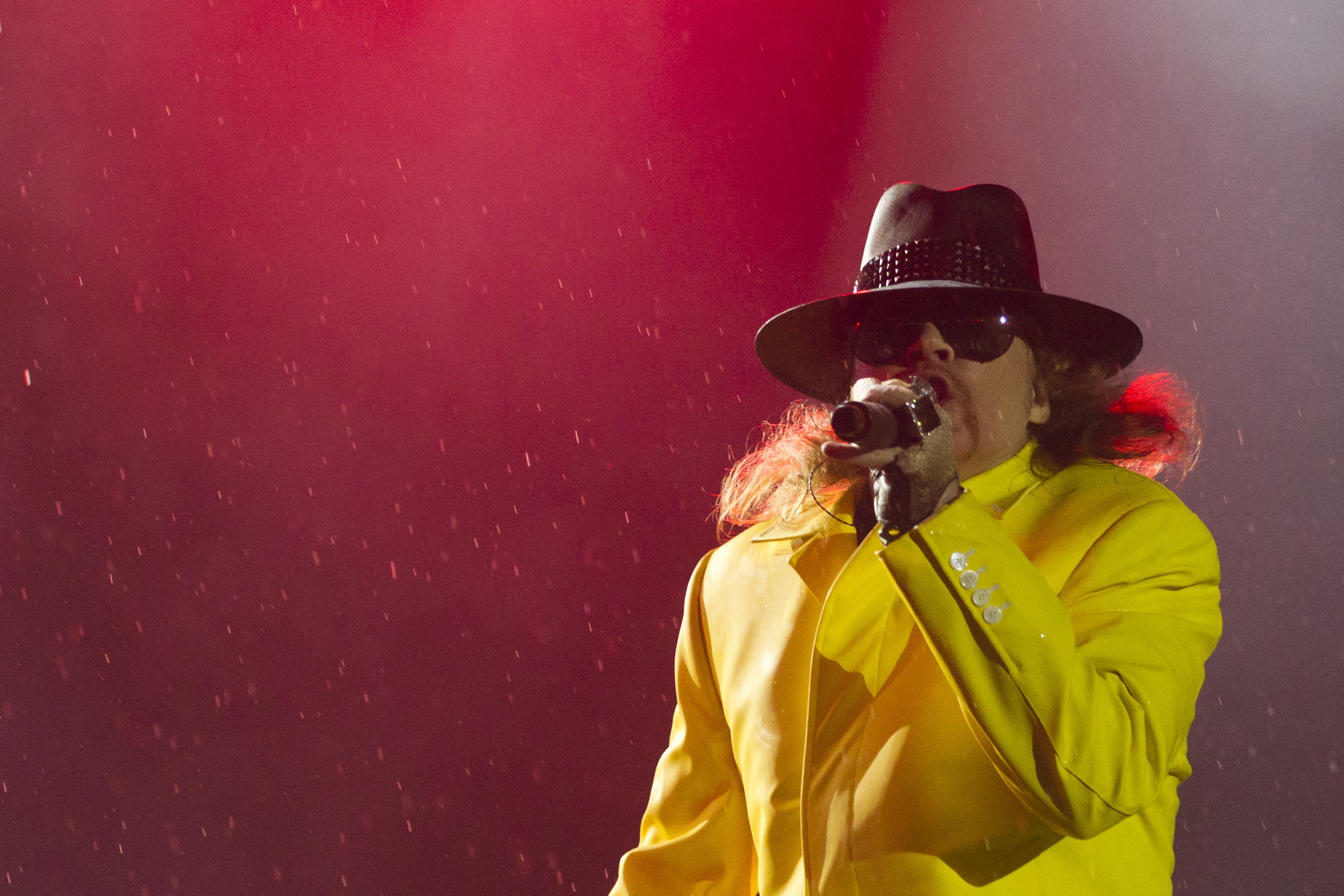 Guns N' Roses'ın solisti Paris'te soyuldu Guns N' Roses'ın solisti Paris'te soyuldu