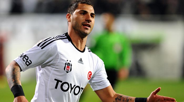 Galatasaray&#039;a mesaj gönderdi: Beni alın