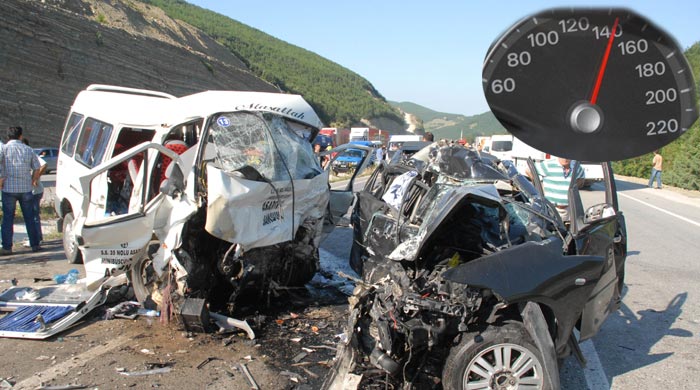 Samsun ve Mersin&#039;de iki kaza: 10 ölü, 17 yaralı