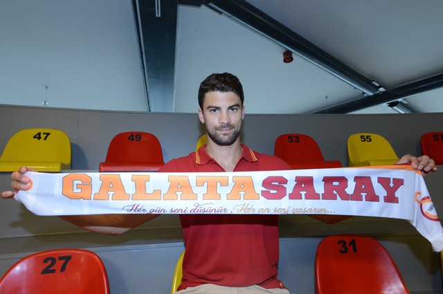 Galatasaray, Engin Atsür'le sözleşme imzaladı Galatasaray, Engin Atsür'le sözleşme imzaladı