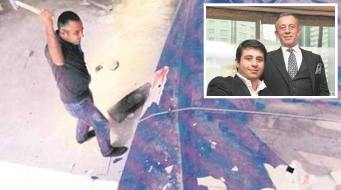 Ağaoğlu, oğlunun teknesini parçalattı