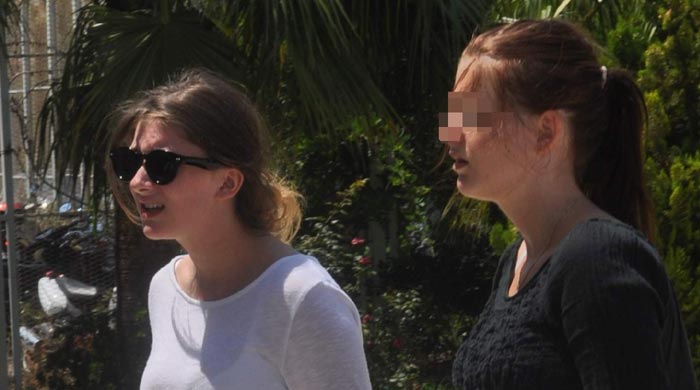 Taciz edilen turist kıza 600 soru soruldu