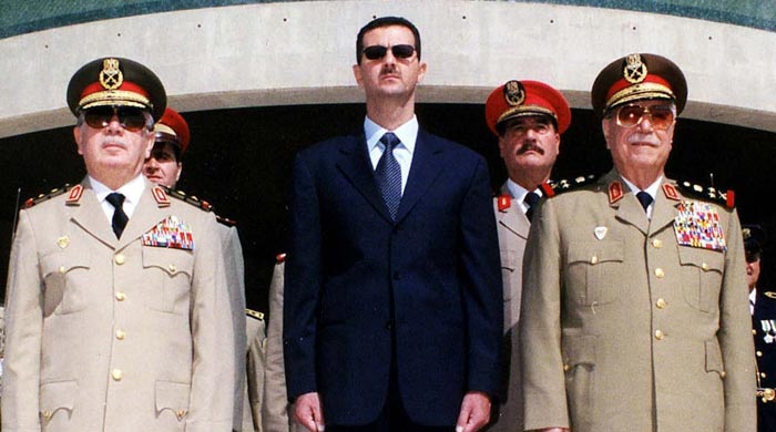 Esad'ın 22 komutanı Türkiye'ye sığındı Esad'ın 22 komutanı Türkiye'ye sığındı