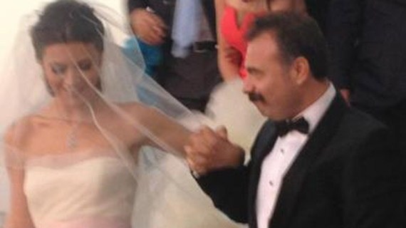 Oktay Kaynarca'dan 250 bin liralık düğün Oktay Kaynarca'dan 250 bin liralık düğün