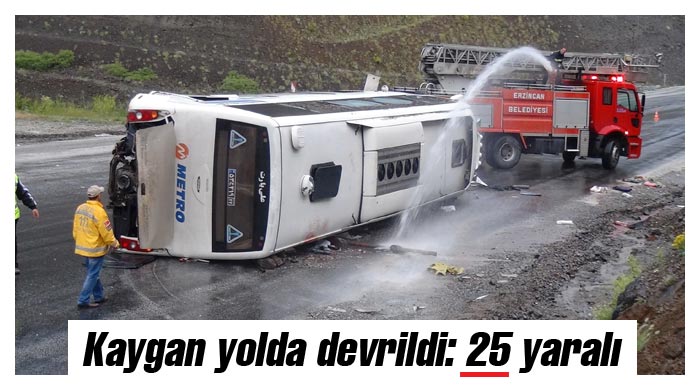 Erzincan'da yolcu otobüsü devrildi: 25 yaralı Erzincan'da yolcu otobüsü devrildi: 25 yaralı