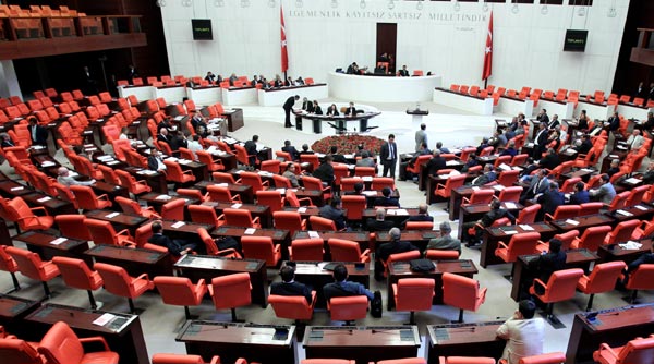Meclis, 1 Ekim 2012&#039;ye  kadar tatile girdi