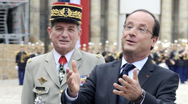 Fransa'da Elysee Sarayı'nda aile kavgası Fransa'da Elysee Sarayı'nda aile kavgası