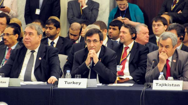 Türkiye'den Afganistan'a 150 milyon dolar Türkiye'den Afganistan'a 150 milyon dolar