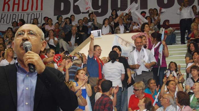 Kadınlardan Kılıçdaroğlu'na protesto Kadınlardan Kılıçdaroğlu'na protesto