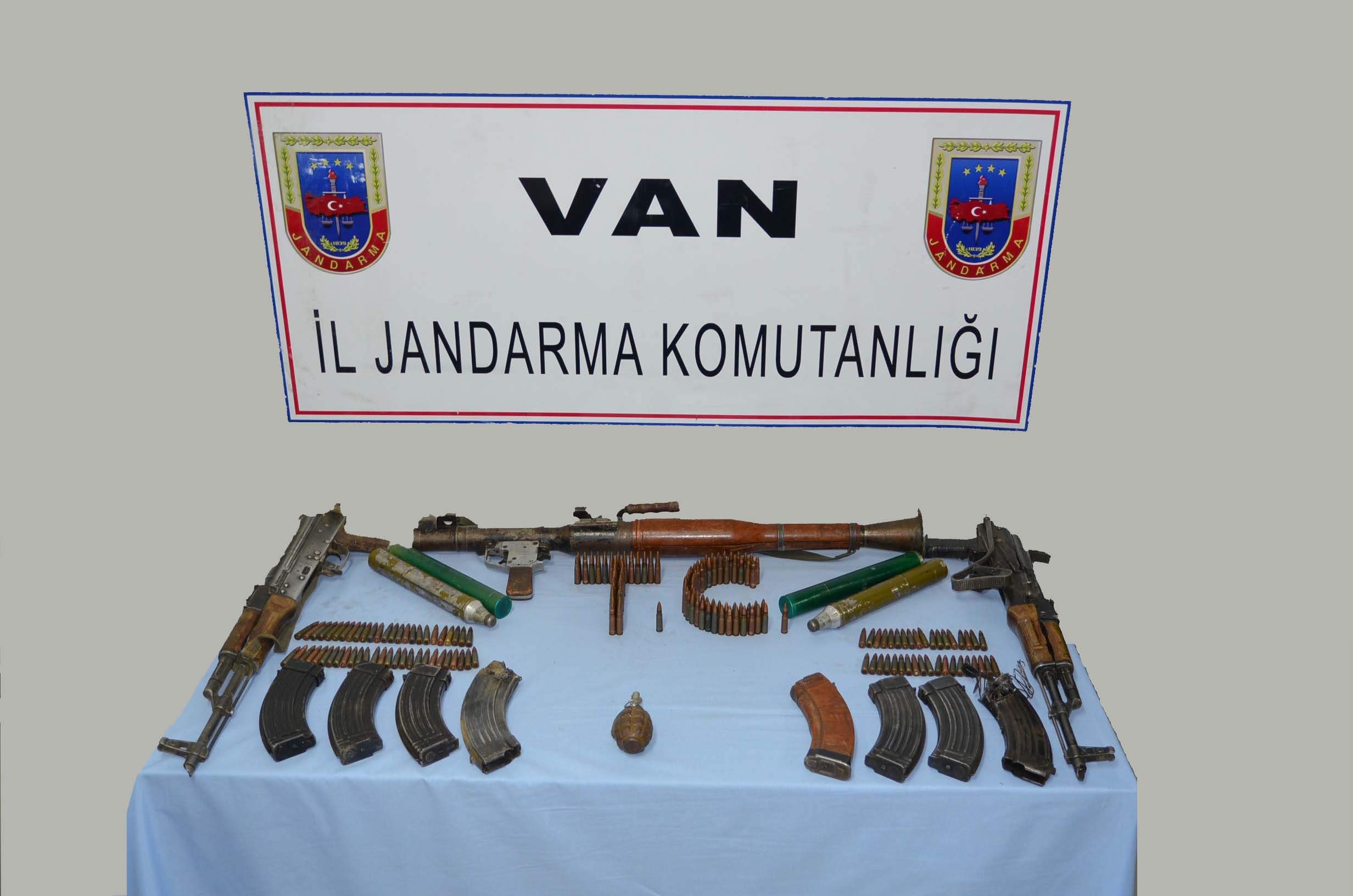 Bahçesaray&#039;daki çatışma: 1 terörist öldürüldü