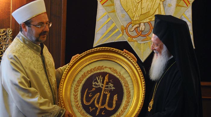 Bartholomeos, hediyeyi hediye etmiş Bartholomeos, hediyeyi hediye etmiş