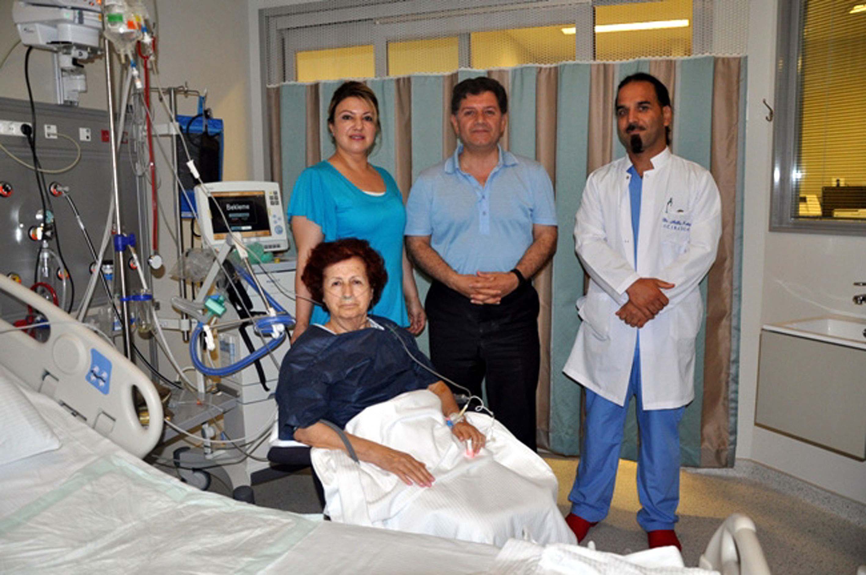 Türkan Sabancı yoğun bakımda Türkan Sabancı yoğun bakımda