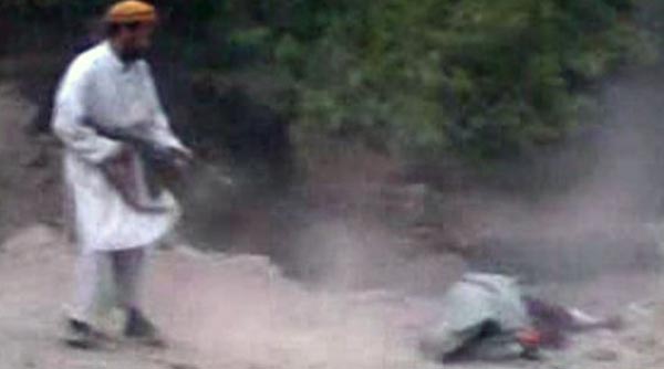 Taliban'dan kameralar önünde infaz Taliban'dan kameralar önünde infaz