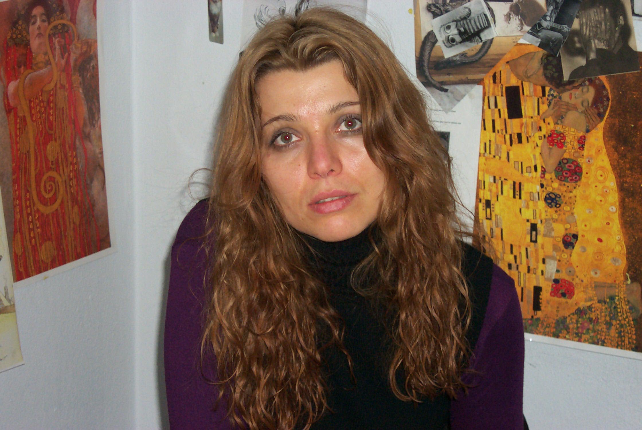 Elif Şafak'a edebiyat nişanı Elif Şafak'a edebiyat nişanı