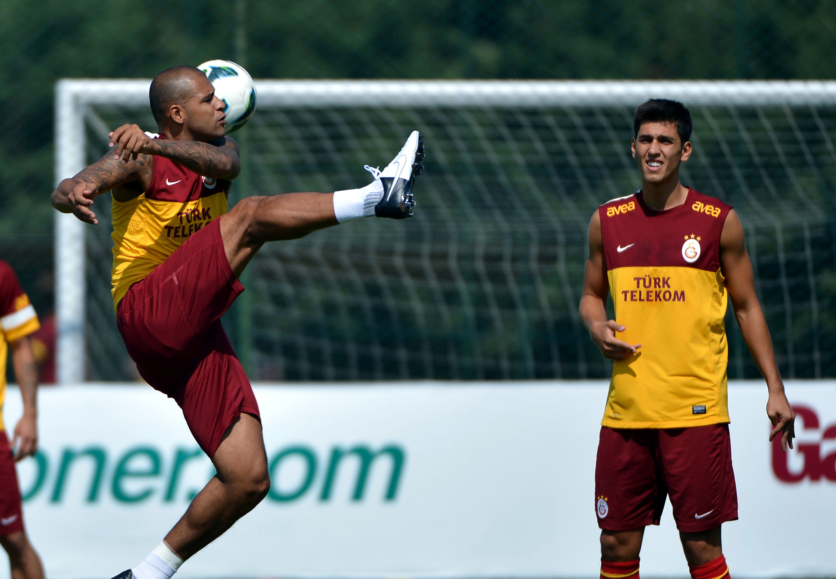 Melo 1 yıl daha Galatasaray'da Melo 1 yıl daha Galatasaray'da