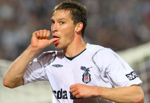 Holosko, 3 yıl daha Beşiktaş&#039;ta