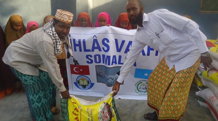Somali&#039;nin iftarı İhlas Vakfı&#039;ndan 