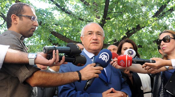 Cemil Çiçek'ten Aygün analizi Cemil Çiçek'ten Aygün analizi