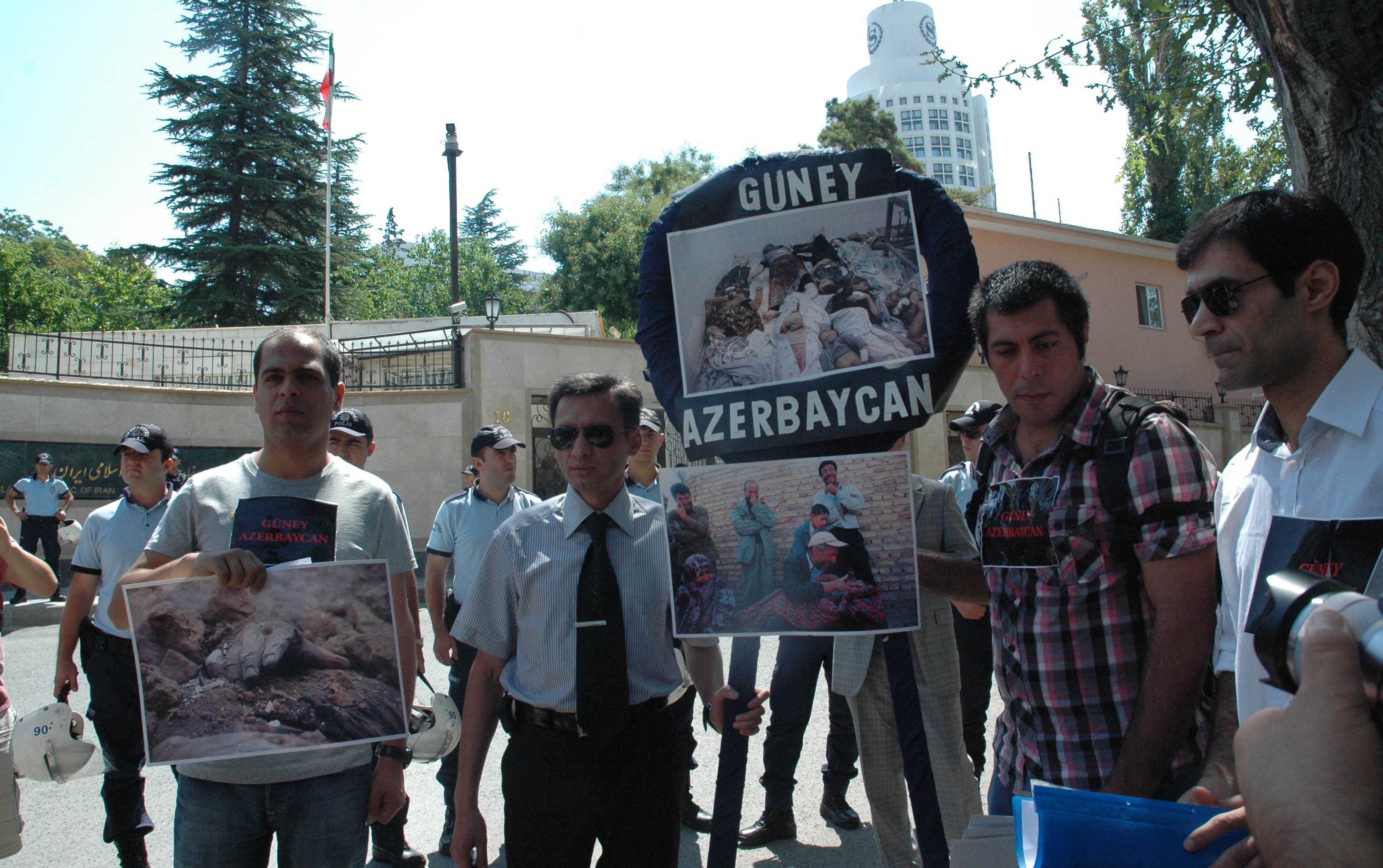 İran'a Güney Azerbaycan tepkisi İran'a Güney Azerbaycan tepkisi