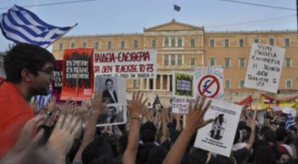 Krizdeki Yunanlı intihar ediyor Krizdeki Yunanlı intihar ediyor