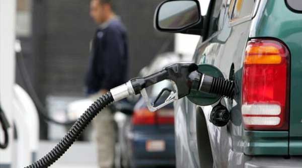Benzine 1 ayda üçüncü zam Benzine 1 ayda üçüncü zam