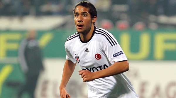 Beşiktaş, Alves&#039;i Sporting Lizbon&#039;a kiraladı