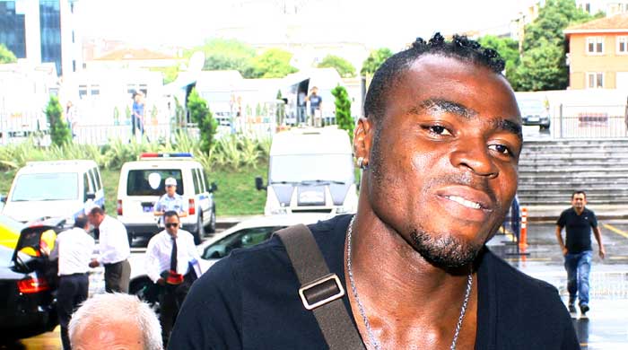 Emenike tutuksuz yargılanacak