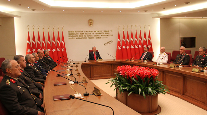 29 general ve amiral terfi etti