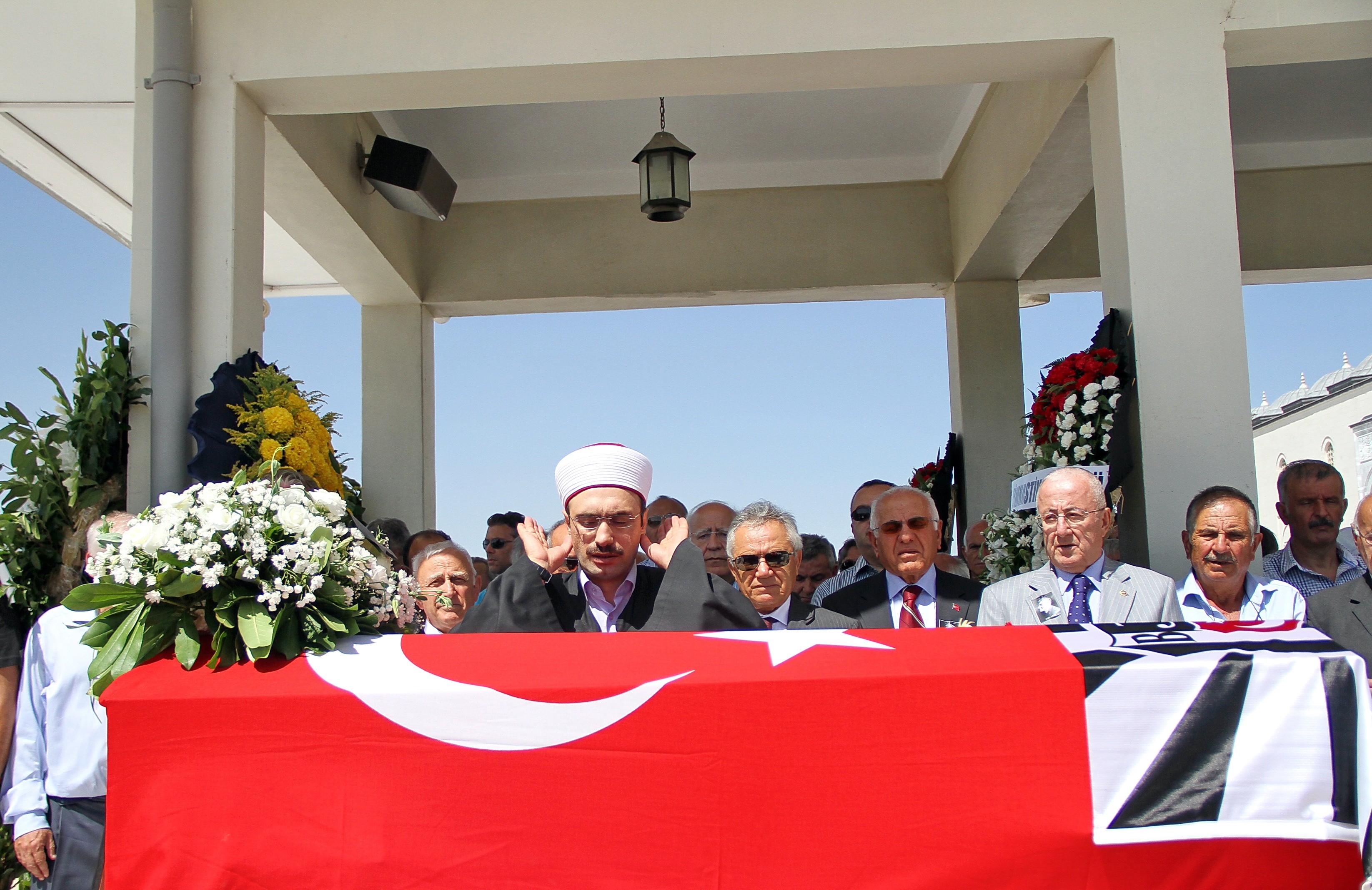 Talat Asal, son yolculuğuna uğurlandı Talat Asal, son yolculuğuna uğurlandı