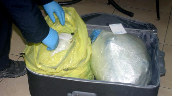 Otobüsle esrar taşırken yakalandı Otobüsle esrar taşırken yakalandı