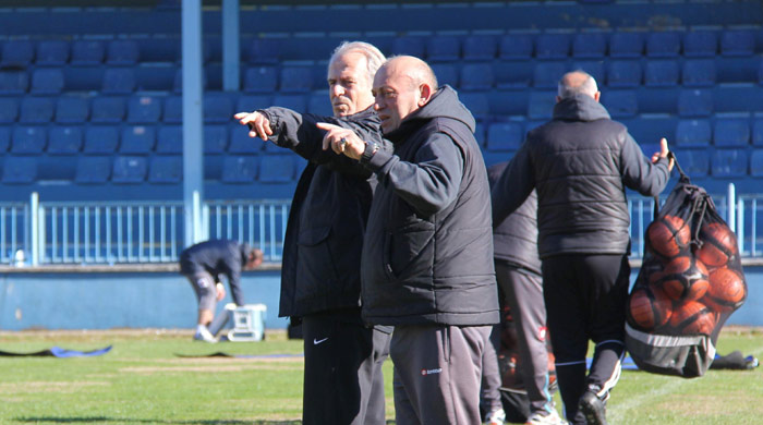 Mustafa Denizli ilk idmanına çıktı Mustafa Denizli ilk idmanına çıktı