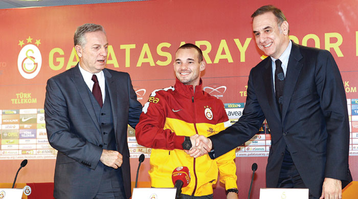 Sneijder resmi imzayı attı Sneijder resmi imzayı attı