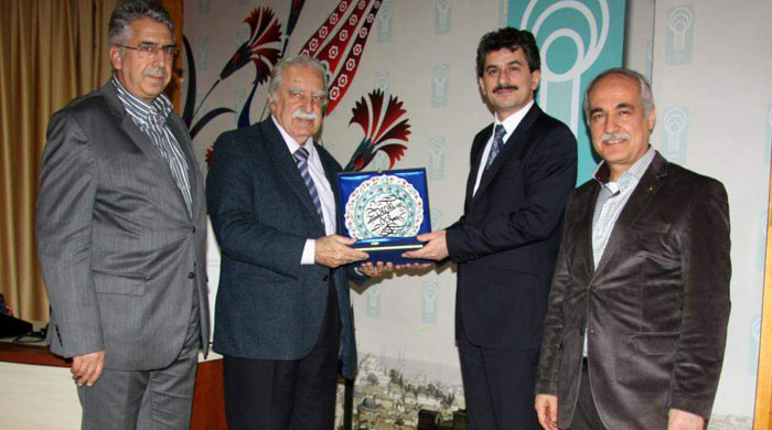 Aydın, dedesini anlamaktan aciz Aydın, dedesini anlamaktan aciz