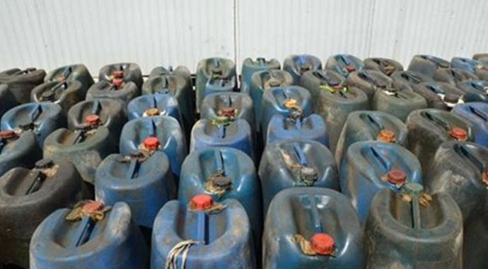 2 bin 600 litre kaçak akaryakıt yakalandı 2 bin 600 litre kaçak akaryakıt yakalandı