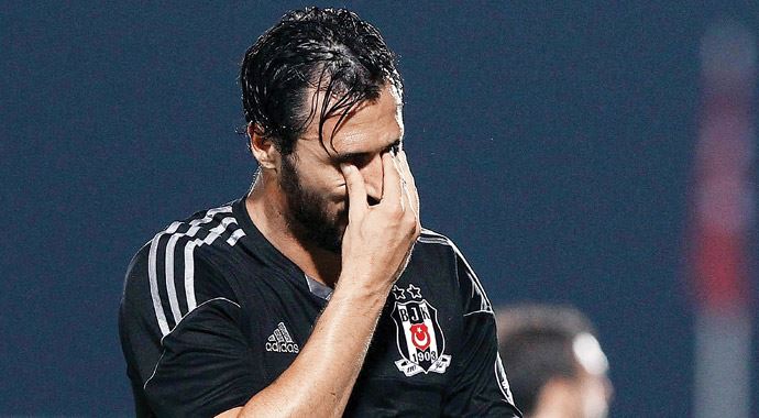 Beşiktaş raydan çıktı bir kere, Bilic küplere bindi