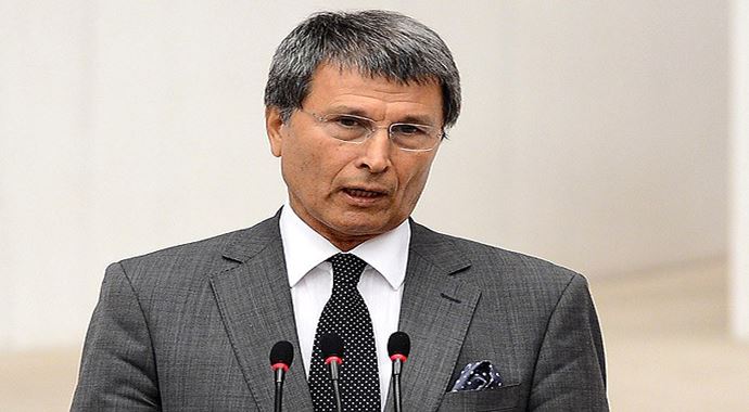 Mehmet Şandır'ın yerine Yusuf Halaçoğlu Mehmet Şandır'ın yerine Yusuf Halaçoğlu