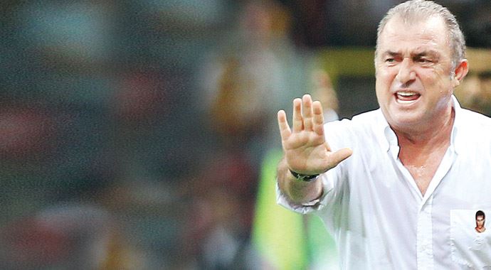 Galatasaray'dan ayrılan Terim, yorumculara 9 dava açtı Galatasaray'dan ayrılan Terim, yorumculara 9 dava açtı