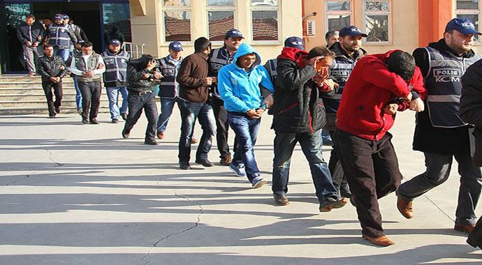 Bursa'da El Kaide operasyonu, 6 gözaltı Bursa'da El Kaide operasyonu, 6 gözaltı