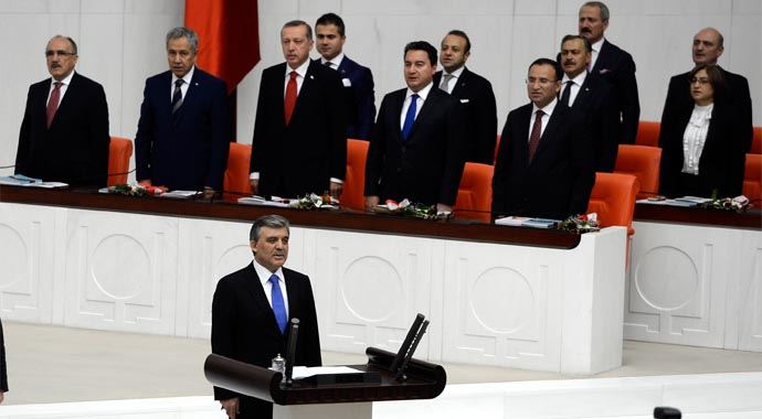 Gül, 'Demokratikleşme Paketi'ni memnuniyetle karşıladım' Gül, 'Demokratikleşme Paketi'ni memnuniyetle karşıladım'