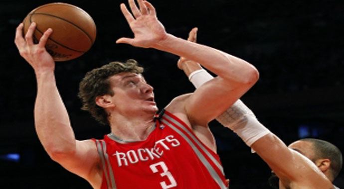 Ömer Aşık ve Ersan İlyasova NBA&#039;in en iyi 100&#039;ü arasına girdi
